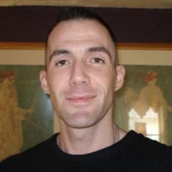 Meet your Posher, Kenneth - Picture 1 of 8